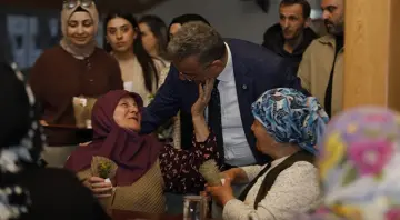 Başkan İhsan Kurnaz Anneleri Unutmadı