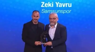 Samsunspor Kaptanı Zeki Yavru Yılın Sağ Beki Seçildi!