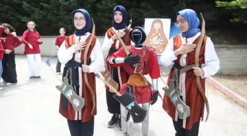 Türkiye'nin Nüfusa Kayıtlı Robotu CANİKMAN Öğrencilerle Buluştu